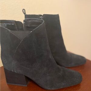 Never Worn Blondo Black Suede Ankle Booties